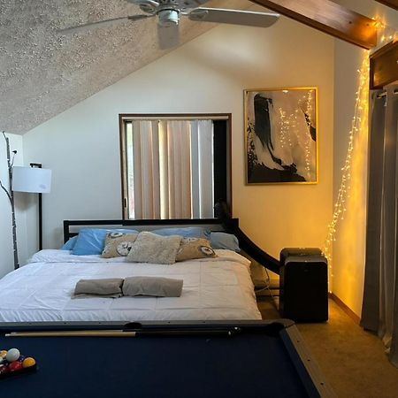 Ambiance - King Bed Cabin, Jetted-Tub & Fireplace Tobyhanna Kültér fotó